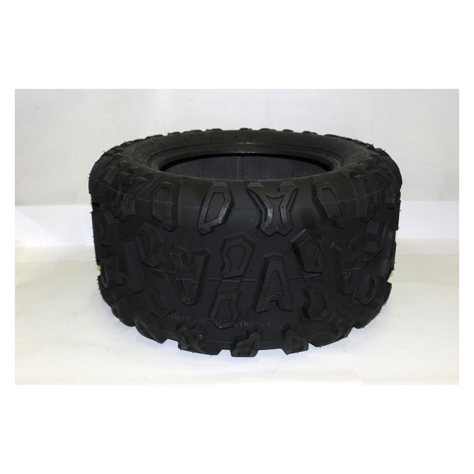 REAR TIRE