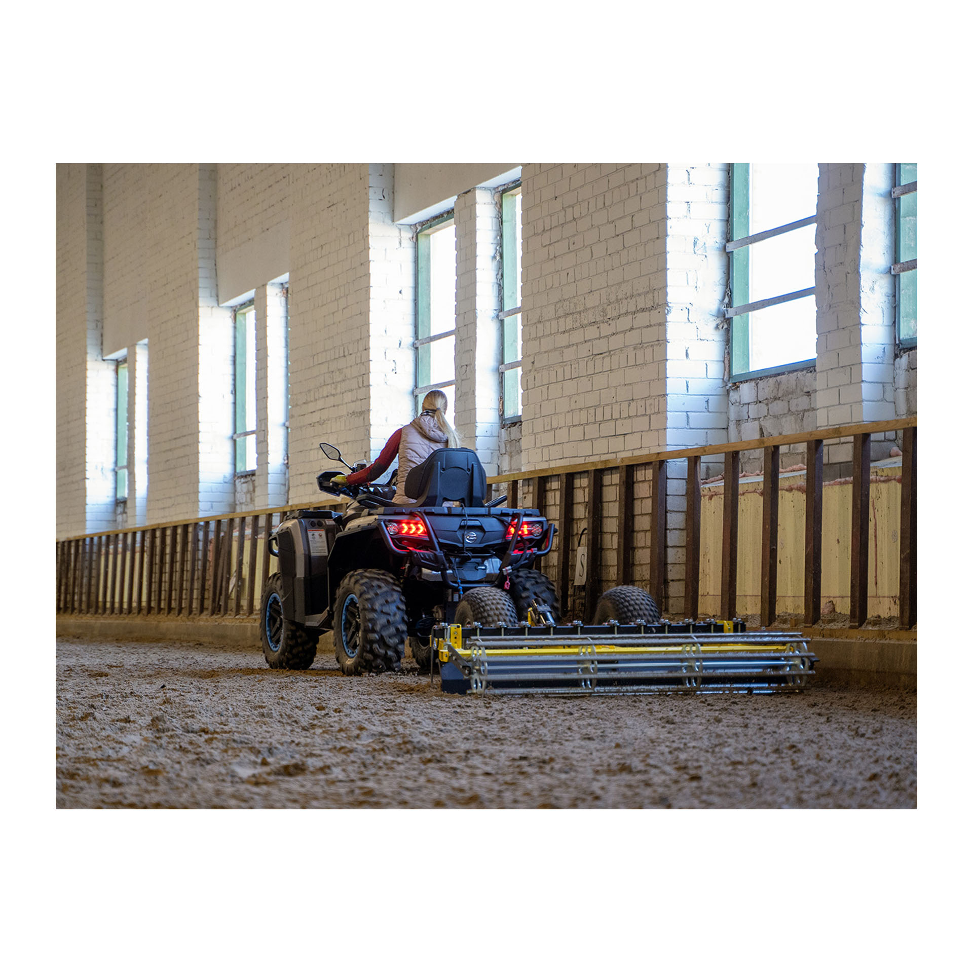 RIDING ARENA LEVELER / GROOMER RIDING ARENA LEVELER / GROOMER